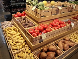 Středový pult PYRAMIDOVÝ - Bedýnky v obchodě se zeleninou SKYWANDER